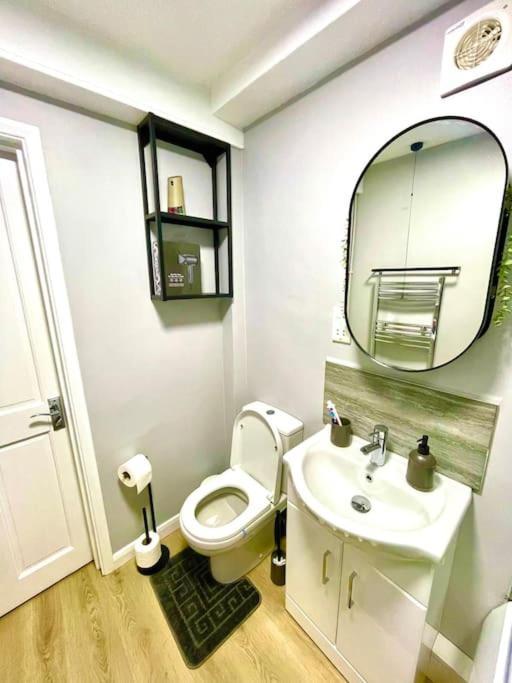 Charter House With Good Wifi Apartment ชาแธม ภายนอก รูปภาพ
